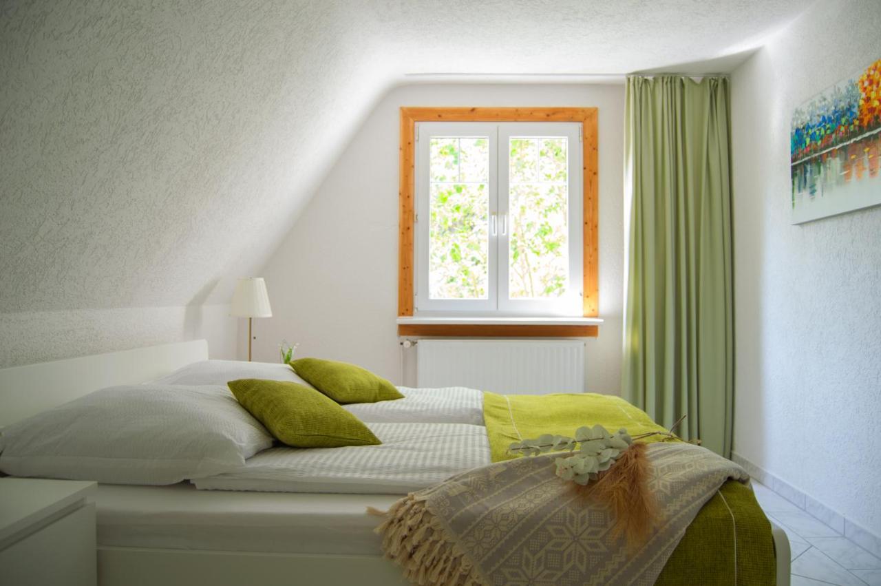 Wellness Mitten In Der Wasserfallstadt Triberg Triberg im Schwarzwald Exterior foto